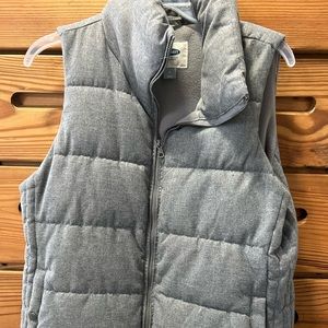 Women’s Old Navy Puffer Vest, Size Medium.